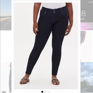 NWT Torrid size 16 Jeggings - color dark blue (rinse)